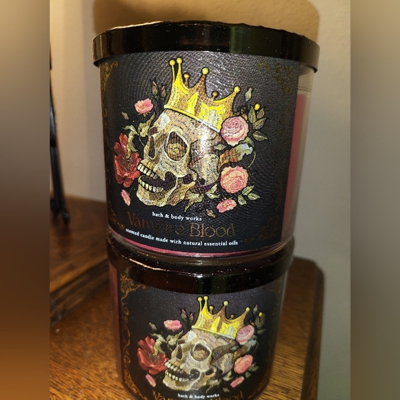NEW LOT OF 2 Halloween Vampire Blood 3-Wick Candles  Bath & Body Works 2023 - Picture 2 of 8